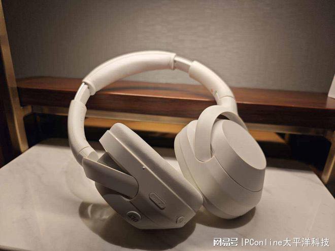 代在ULT WEAR上青出于蓝延续索尼传统的重低音于无线时(图12)