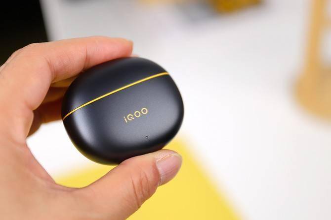 续航双王炸 千元同档“杀疯了”此刻具象化iQOO Z10 Turbo+评测：性能