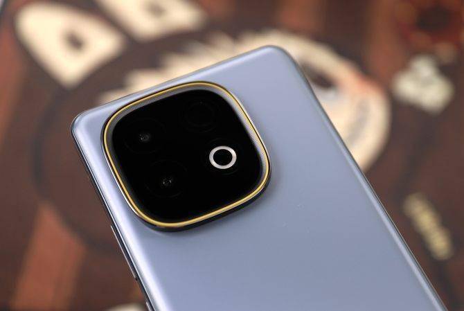 续航双王炸 千元同档“杀疯了”此刻具象化iQOO Z10 Turbo+评测：性能(图2)