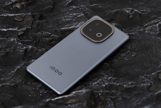 续航双王炸 千元同档“杀疯了”此刻具象化iQOO Z10 Turbo+评测：性能(图15)